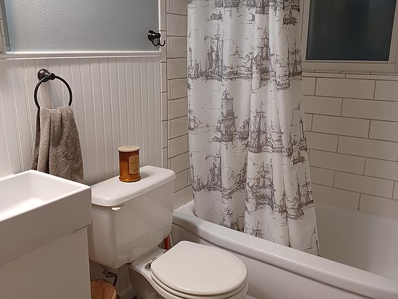 4th image of 2512 Tamm Ave