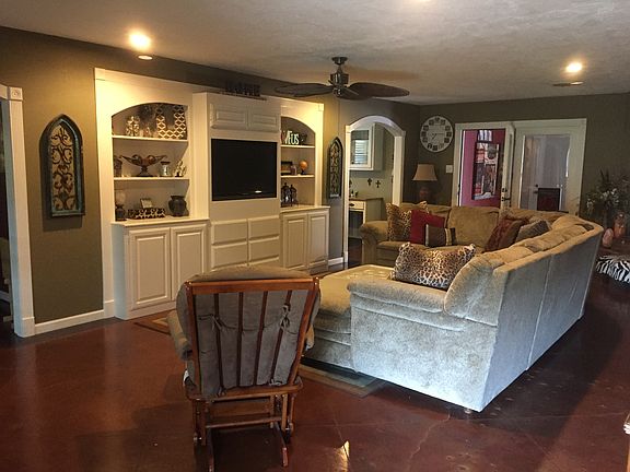 3rd image of 3801 Brookhaven Ln