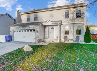 8 Fieldcrest Dr, Delaware, OH 43015