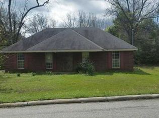 507 Cedar St, Tuskegee, AL 36083