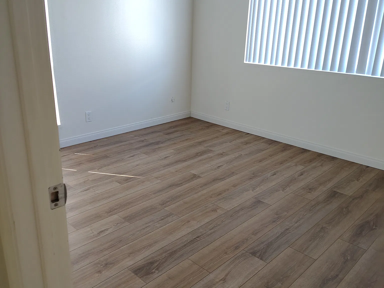 2 bed, 950 sqft, $2,500 — Photo 3