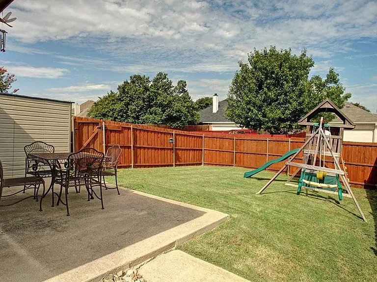 4506 Highlands Dr — Photo 12