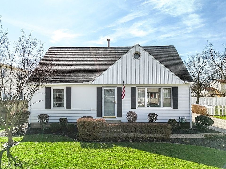 1st image of 924 Davis Ave