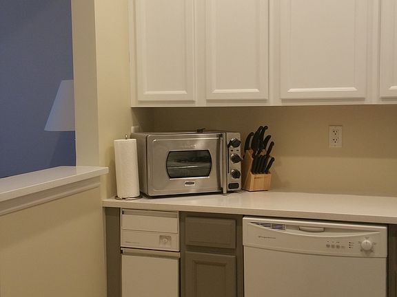 3rd image of 87 Beacon Ln