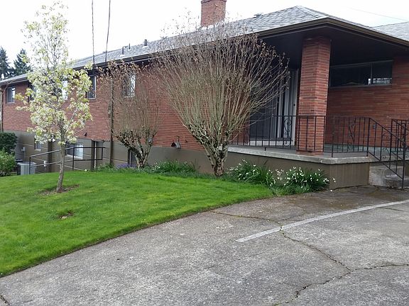 2nd image of 6202 E Burnside St #6206