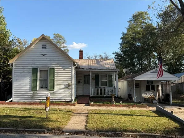 411 Highland Ave, Lexington, MO 64067