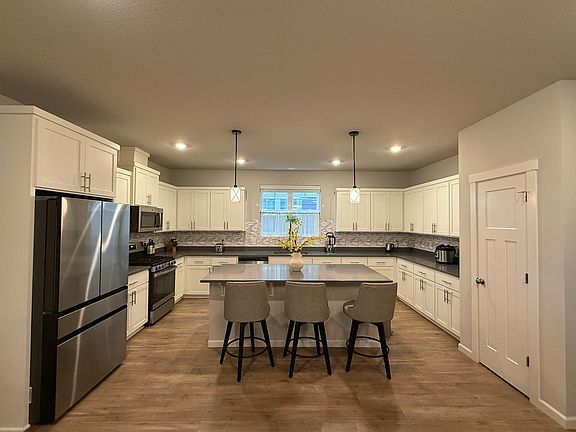 Island and Kitchen
