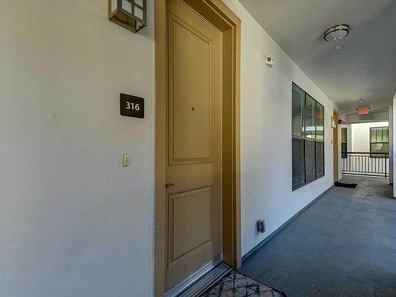 3rd image of 2585 El Camino Real APT 316