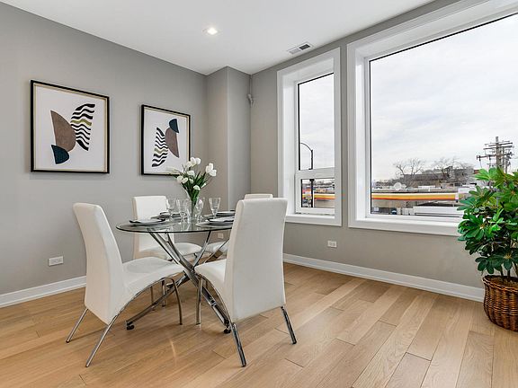 4th image of 1545 W Diversey Pkwy #2