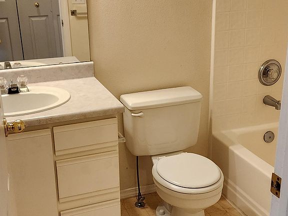4th image of 102 E Boise Ave APT 202