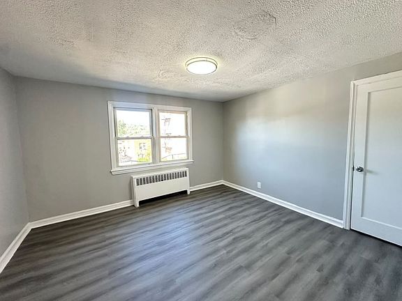 4th image of 478 Tremont Ave APT 13