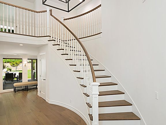 5th image of 1195 Earlham Ct