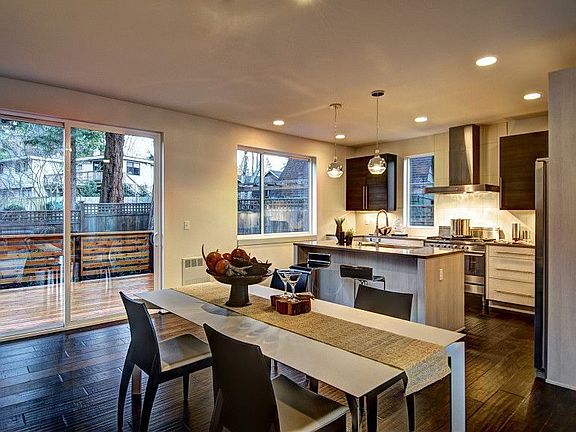 4th image of 2206 32nd Ave W