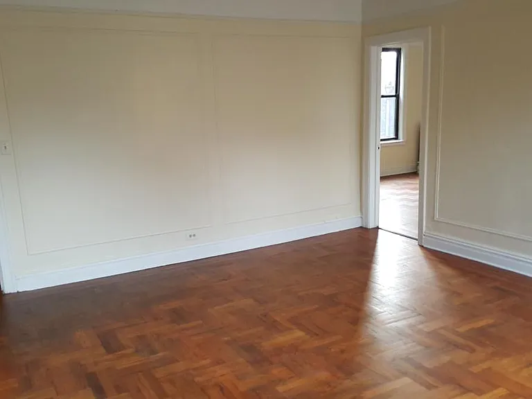 15 Intervale Pl #4B — Photo 3