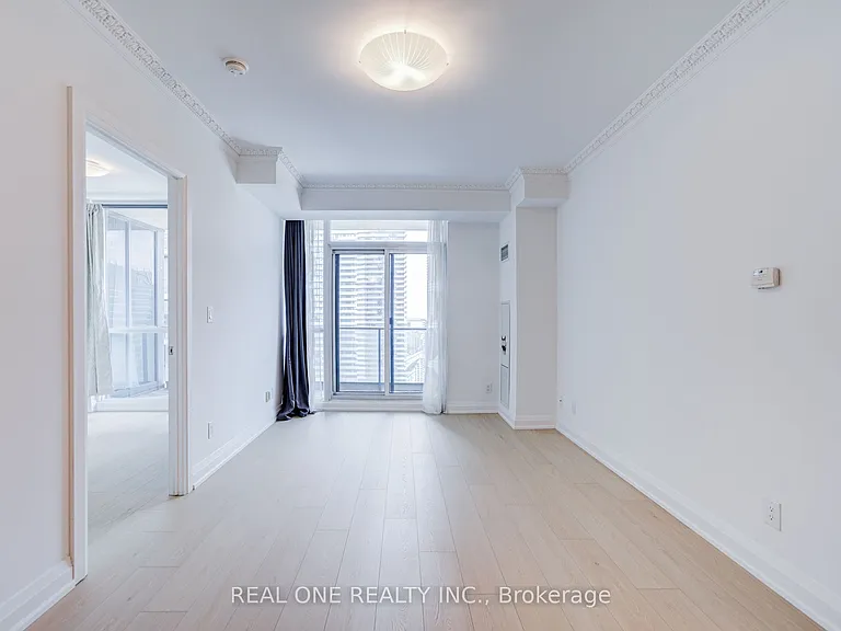 16 Harbour St #3511 — Photo 3
