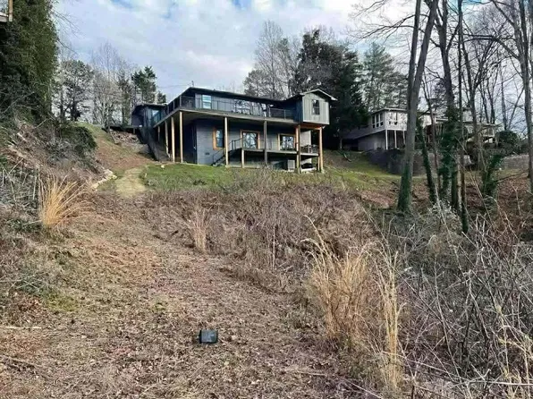 107 Mandalay Rd, Gainesville, GA 30501