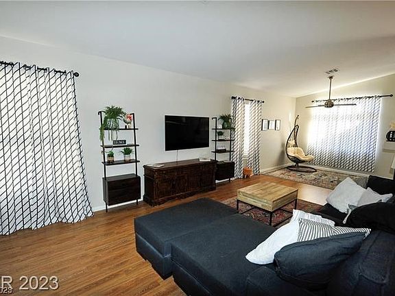 5th image of 7793 Buckwood Ct