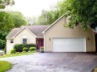 1987 Sundance Rdg, Howell, MI 48843