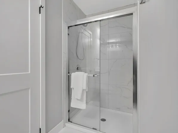 1140 Sunningdale Rd E, London, ON