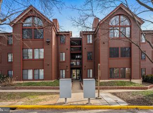 2813 Lee Oaks Ct APT 303, Falls Church, VA 22046