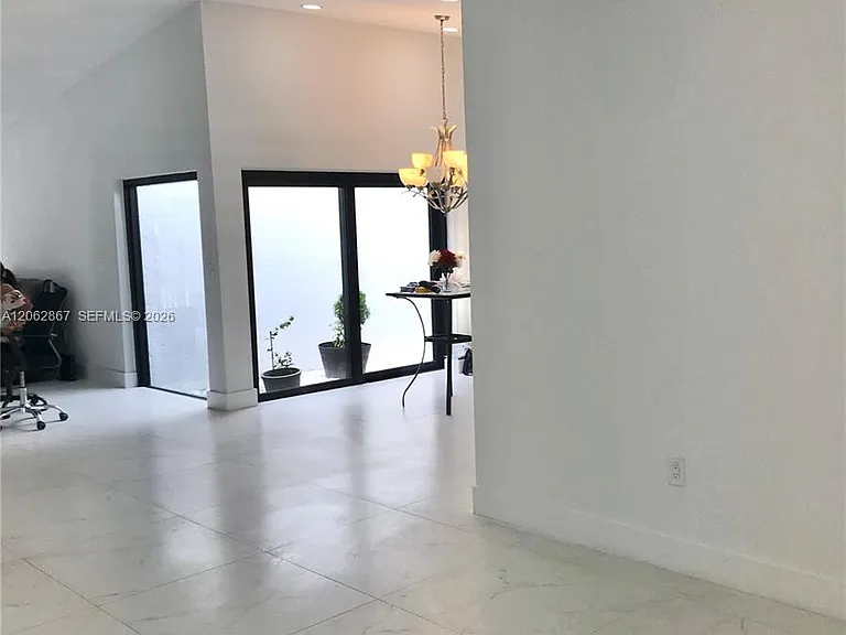 6651 NW 173rd Ln — Photo 3