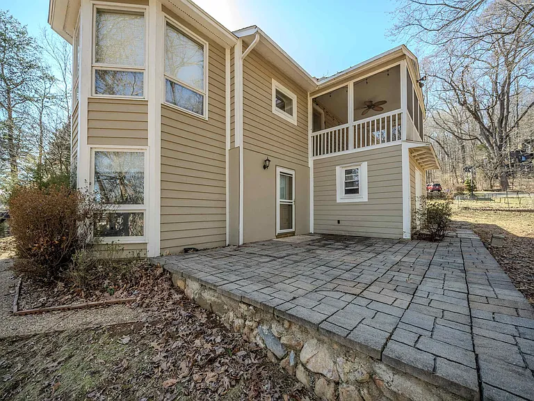 332 Flower Dr — Photo 26