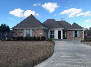 290 Hampton Ct, Lake Charles, LA 70605
