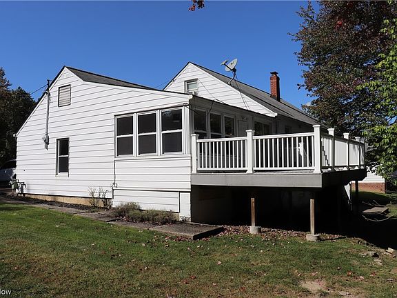 3rd image of 6705 Oakwood Dr