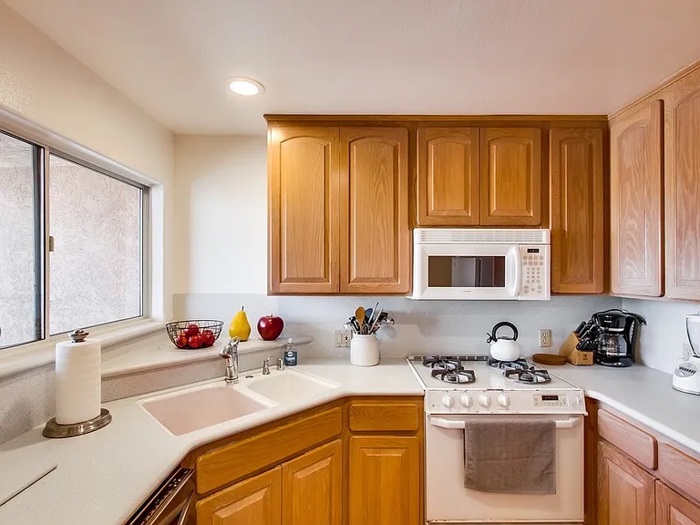 831 Allerton Ct — Photo 16
