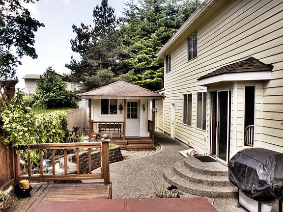 2nd image of 12204 11th Pl NE