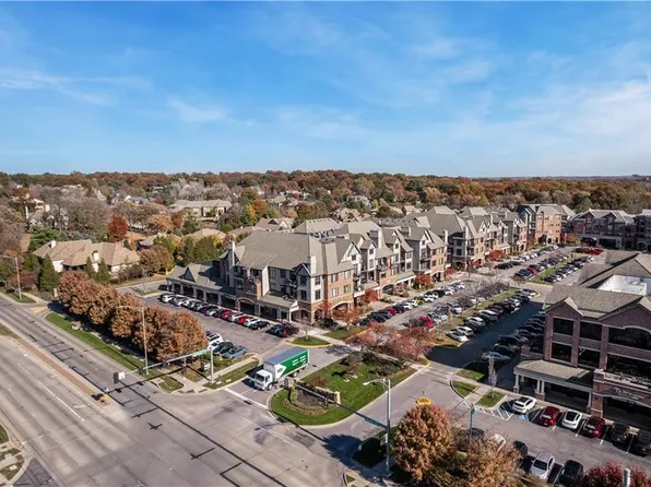 10531 Mission Rd #204B, Leawood, KS 66209