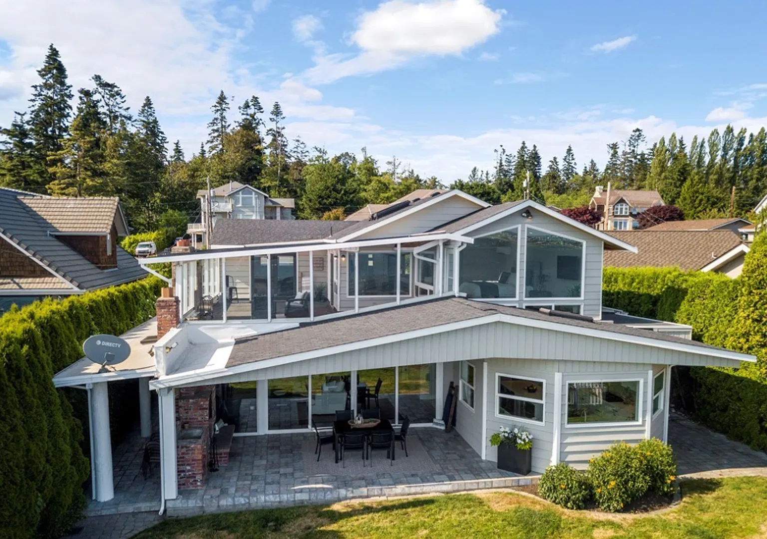 Breathtaking Waterfront Living | Panoramic Sound Views | Private Beach Access — Photo 1