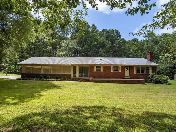 313 W Steeple Chase Rd, Greensboro, NC 27406
