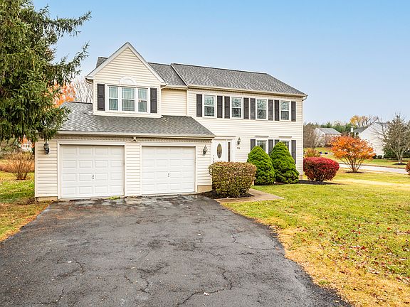 2nd image of 125 Scarlet Dr