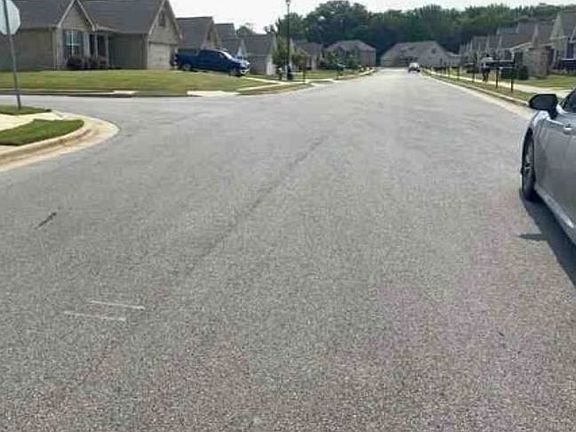 Exterior Neighborhood (street photo)
