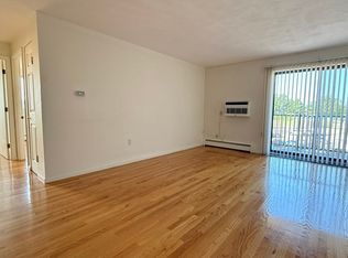 200 Governors Dr APT 35, Winthrop, MA 02152