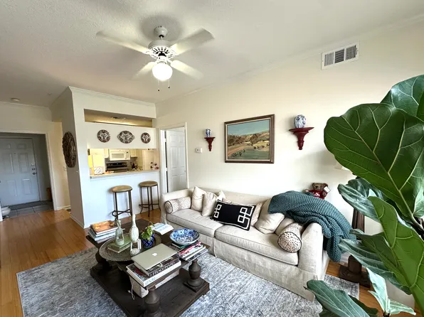 800 S Dakota Ave APT 300, Tampa, FL 33606