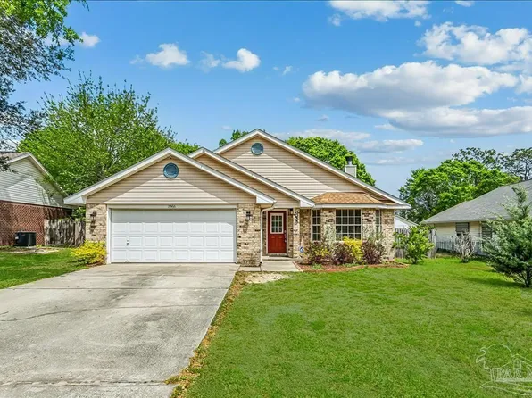 5966 Herlong Dr, Milton, FL 32570