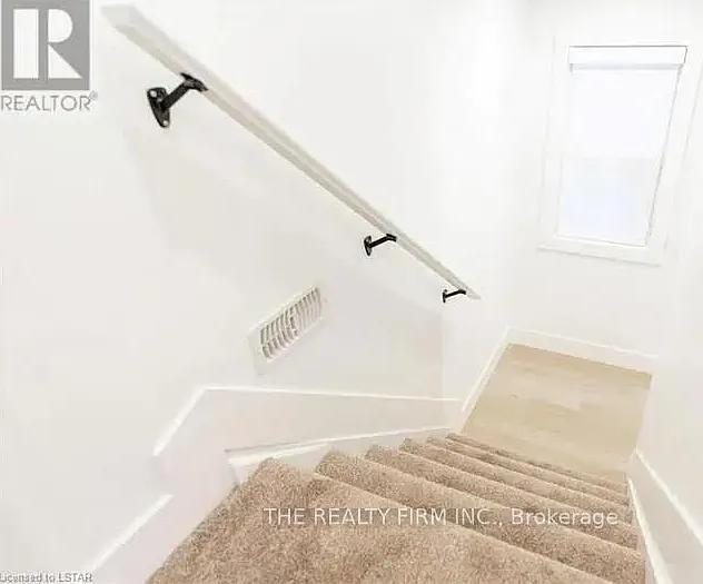 304 Oxford St E #3 — Photo 17