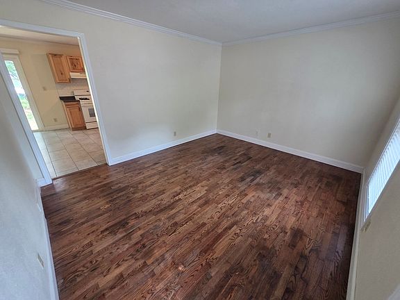 3rd image of 1816 Margaret St