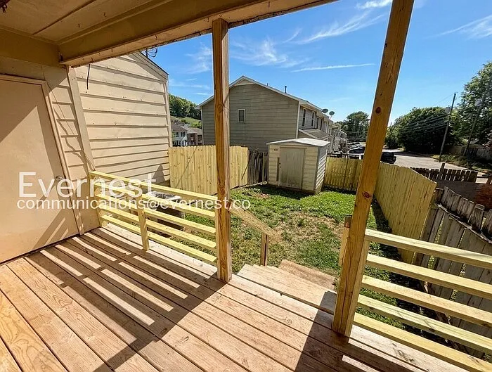 2543 Hampstead Dr — Photo 18