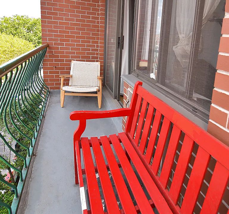 1st image of 120 Ridge St APT 3B