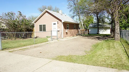 1111 7th St SW Photo 1
