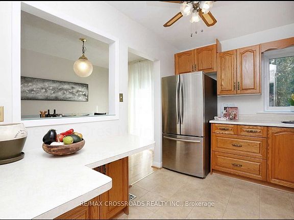 4th image of 12 Chevron Cres