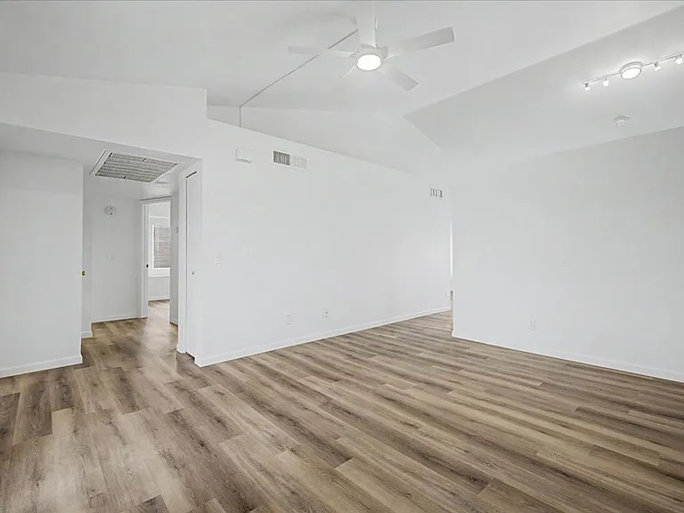 10055 E Desert Aire Dr — Photo 5