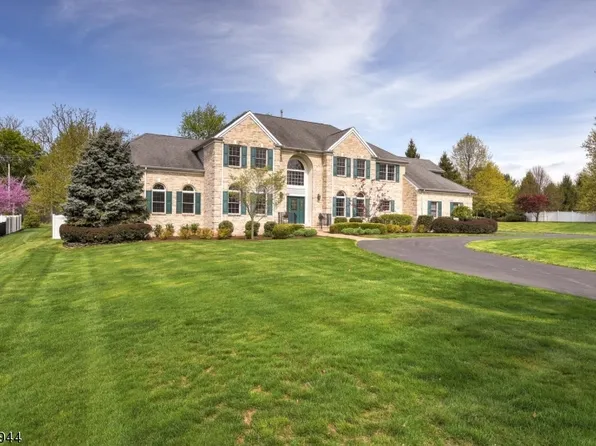 5 Heritage Ct, Branchburg Twp., NJ 08876