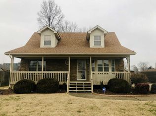 5703 Ree Dr, Louisville, KY 40216