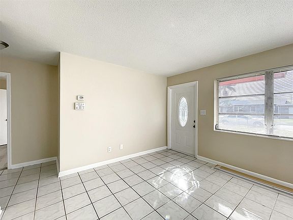 5th image of 1301 SW Avenue C Place