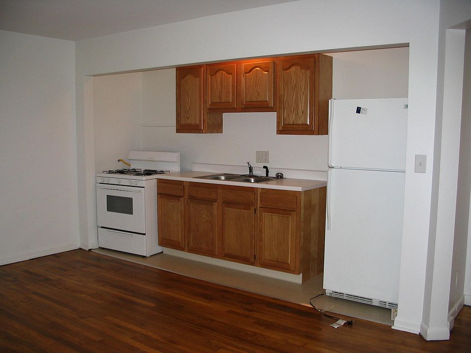 1st image of 1268 N High St APT 3