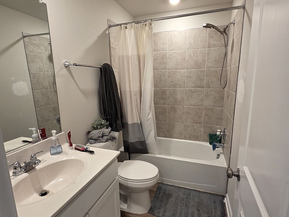 1st image of 5870 Ginger Dr #1